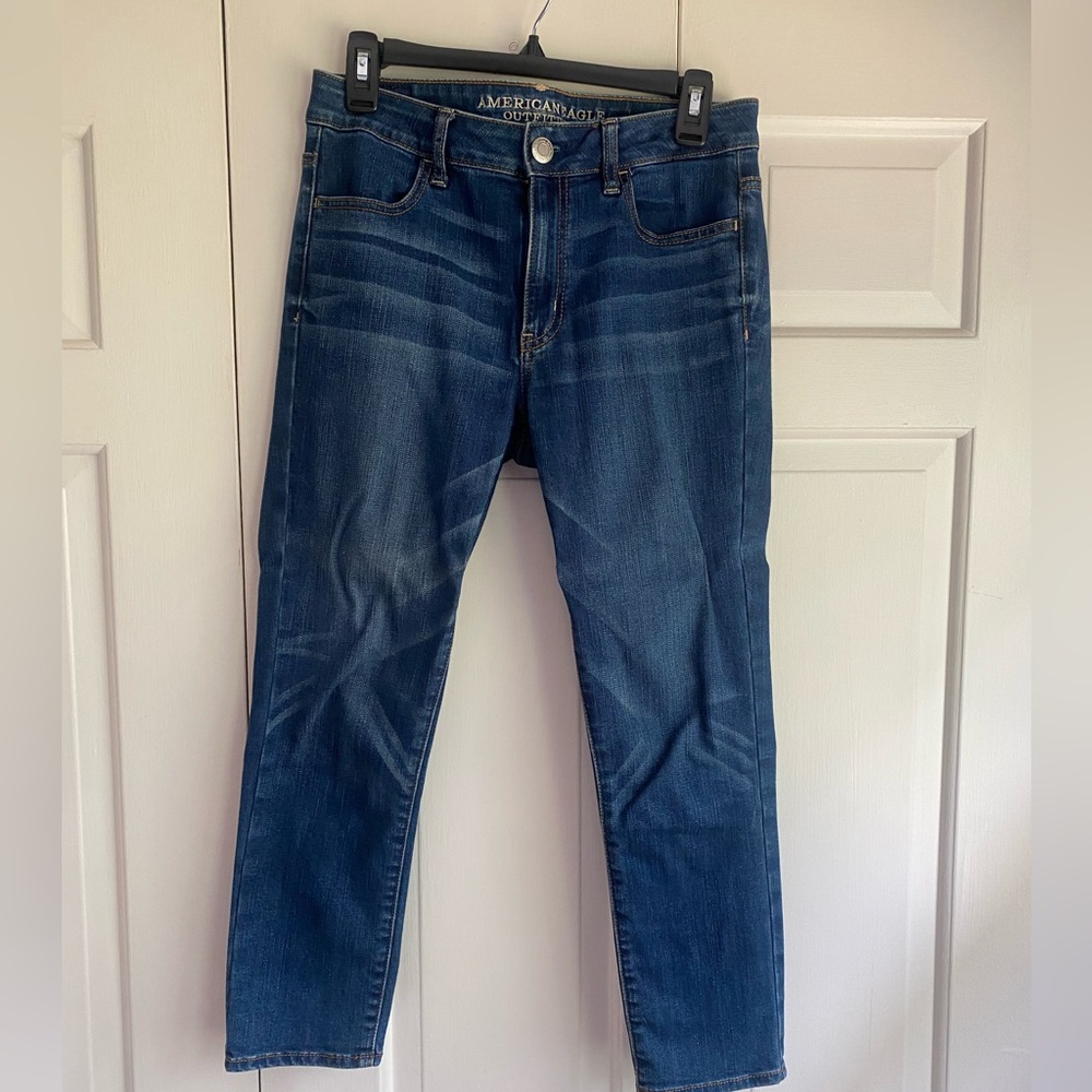 American eagle. High rise jegging. Dark/medium wash. Size 8. Regular length.